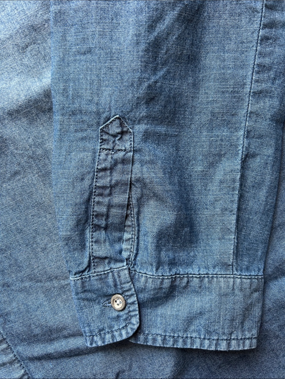 Chico's Women’s Blue shirt Size 2 - Picture 4 of 9